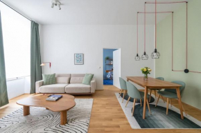 HM • Vogue 2BR Suite, Near City Pulse